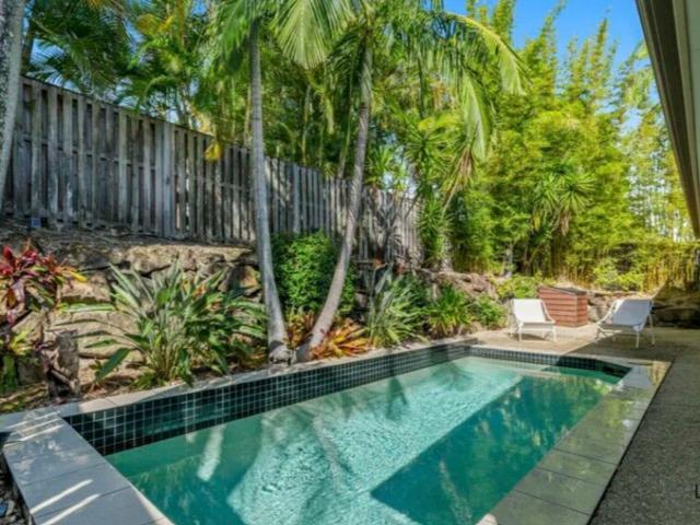 Spacious Family Home with Pool in Prime Reedy Creek Location