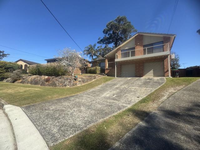 Spacious Family Home with Pool in Quiet Carlingford Cul de Sac