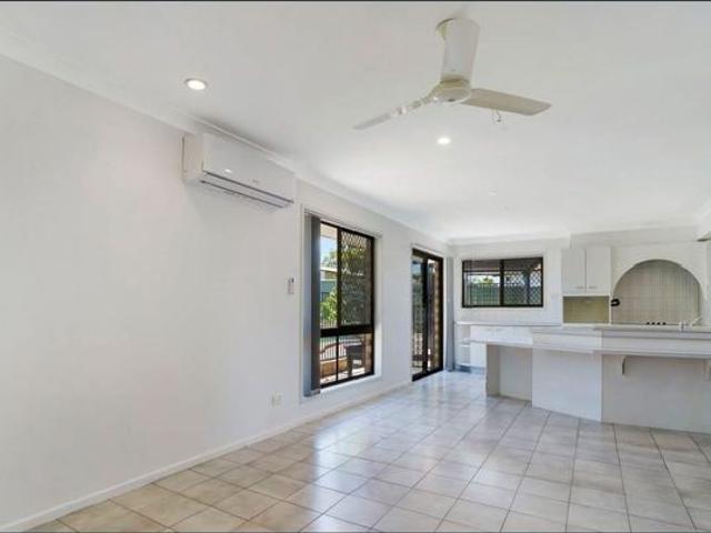 Spacious Family Home with Pool in Quiet Cul de Sac