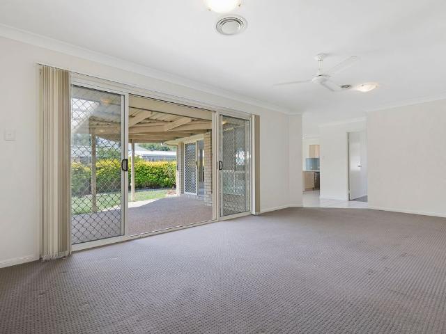 Spacious Family Home with Pool in the Heart of Sippy Downs