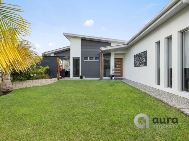 Spacious Family Home with Pool in the Quiet Arbour Pocket