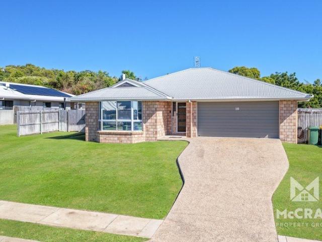 SPACIOUS FAMILY HOME WITH POOL & SOLAR