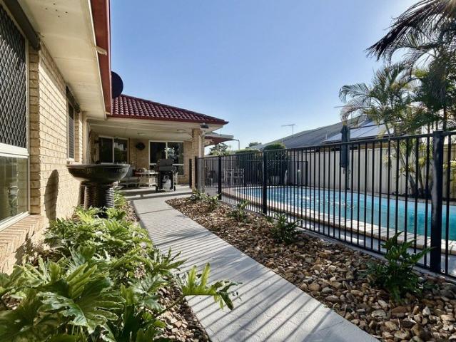 POOL, PLAY, PARKING & PRETTY GOOD
