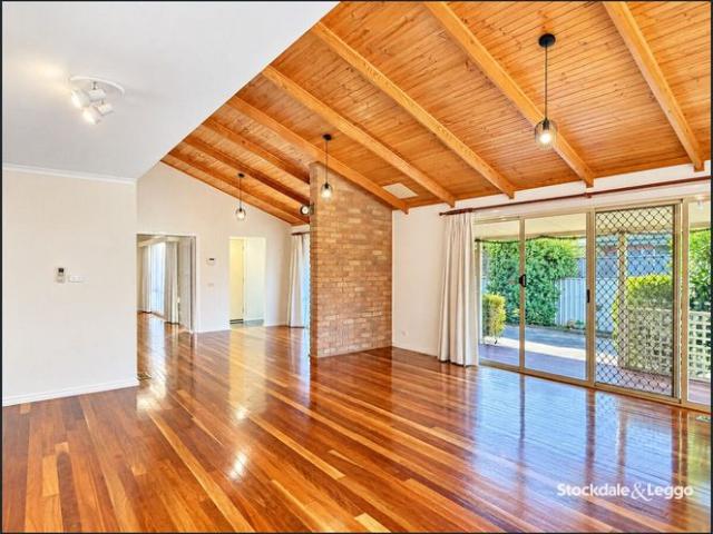 SPACIOUS FAMILY HOME WITH POOL & SOLAR – NORTH SHEPPARTON