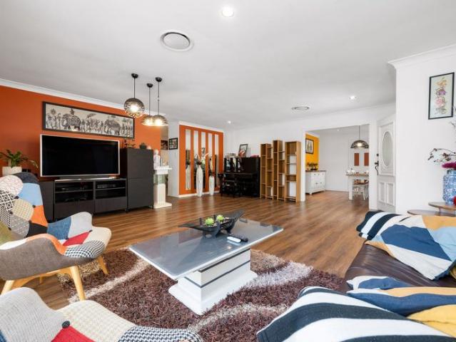 Spacious Family Home with Pool, Solar Power & Dual Living Potential