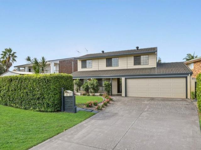 Spacious Family Home with Pool & Studio in Prime Location