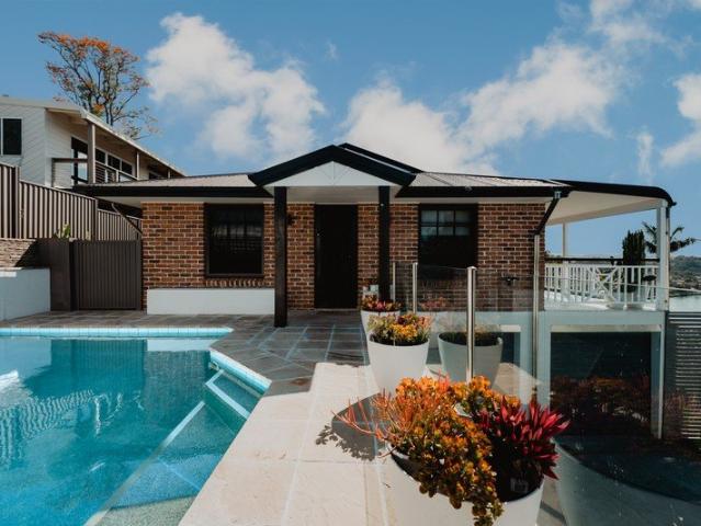 Spacious Family Home with Pool & Stunning River and Valley Views