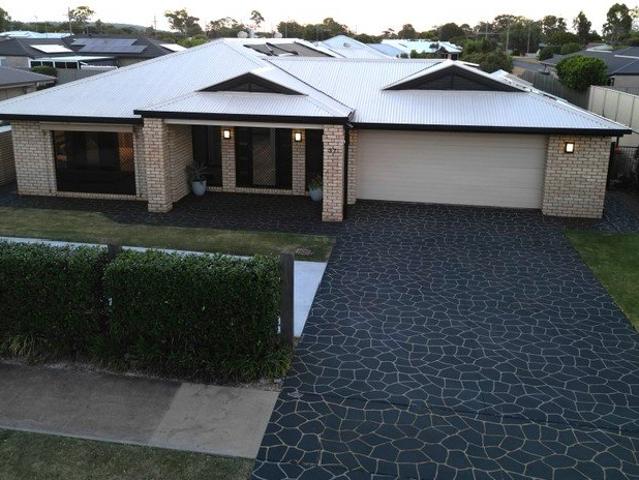 Spacious Family Home with Pool & Powered Shed