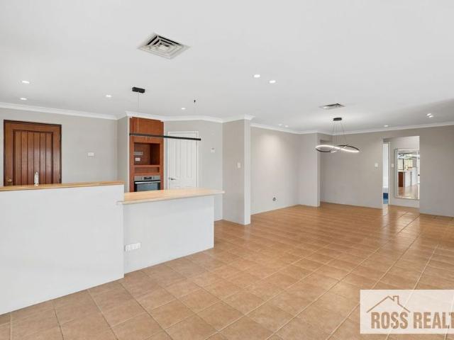 SPACIOUS FAMILY HOME WITH POOL & PARK VIEWS