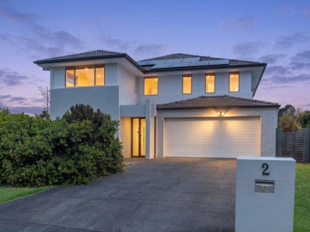 Spacious Family Home with Poolside Appeal