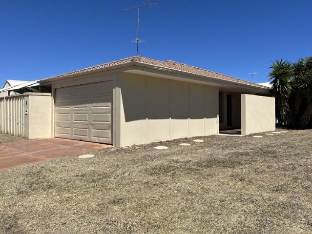 SPACIOUS FAMILY HOME WITH POWERED WORKSHOP AVAILABLE NOW