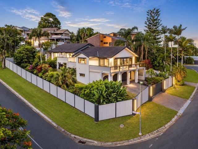 Spacious Family Home with Private Spa & Tropical Surrounds