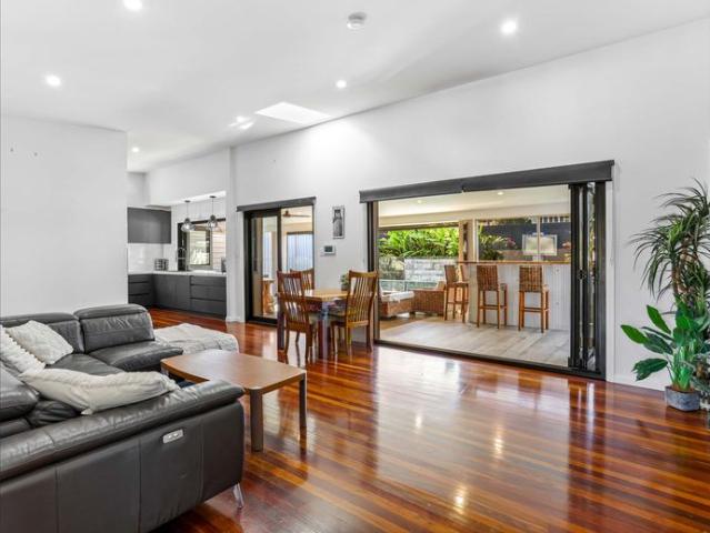 Spacious Family Home with Resort Style Pool & Separate Guest Retreat