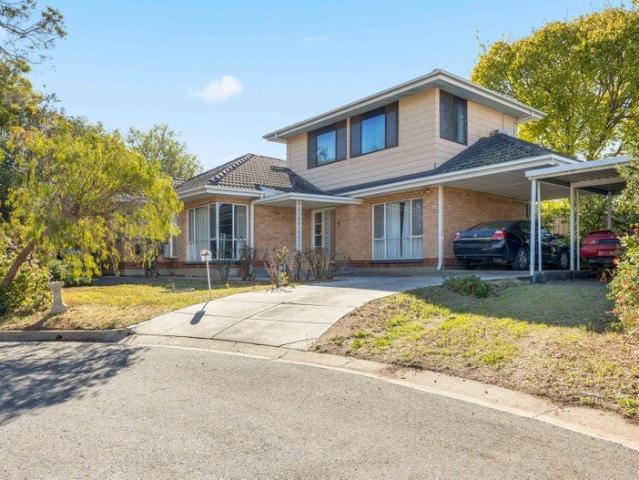 Spacious Family Home with Reserve Outlook