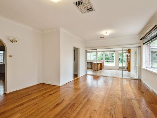 SPACIOUS FAMILY HOME WITH ROOM TO MOVE!