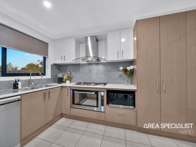 Spacious Family Home with Stunning Outdoor Entertainment Area!