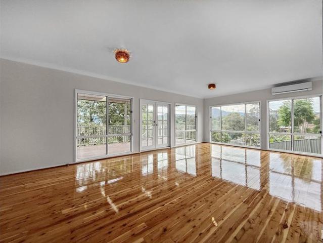 Spacious Family Home with Stunning Escarpment Views