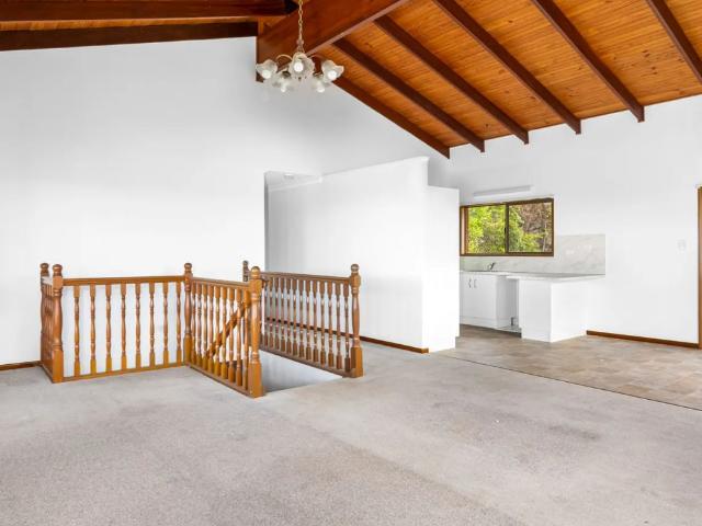 Spacious Family Home with Stunning Sea Views on Barlows Hill