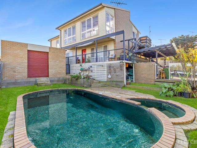 Spacious Family Home with Stunning Views