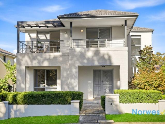 Spacious Family Home with Study, Studio & Resort Style Club House
