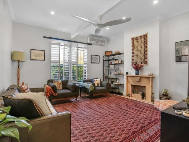 Spacious Family Home with Sunny North to Rear Aspect