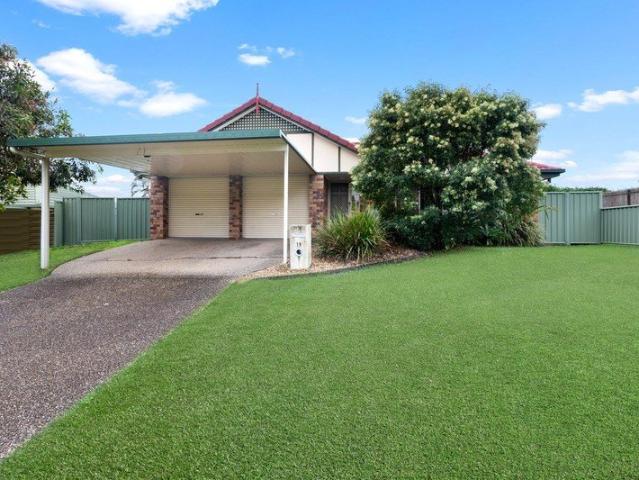 Spacious Family Home with Swimming Pool, Multiple Living Areas & Room for the Extras!