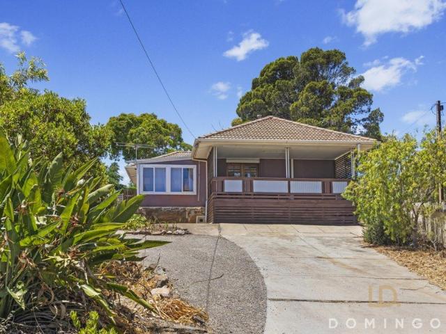 SPACIOUS FAMILY HOME WITH SEA VIEWS
