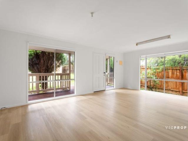 Spacious Family Home with Self Contained Bungalow – Freshly Renovated 5 Bedroom Opportunity