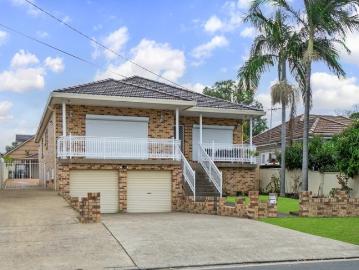 Spacious Family Home with Self Contained Flat & Workshop