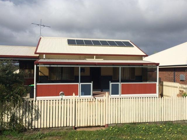 SPACIOUS FAMILY HOME WITH SELF CONTAINED GRANNY FLAT