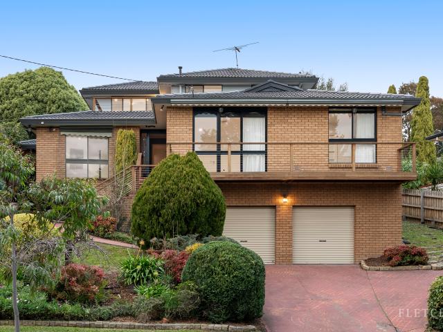 Spacious Family Home with Self Contained Living & Stunning Views
