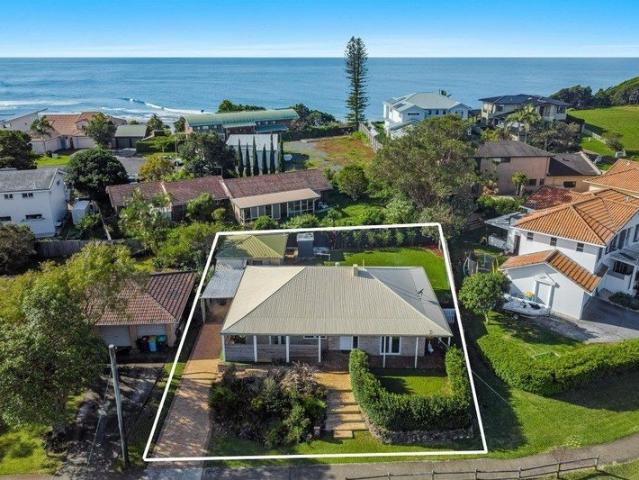 Spacious Family Home with Self Contained Studio