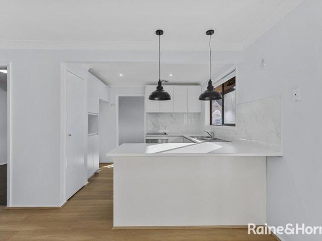 Spacious Family Home with Self Contained Studio in Prime Bateau Bay Location