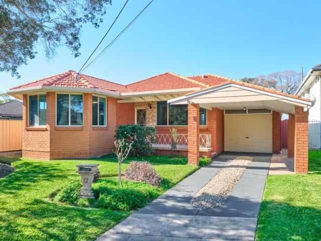 SPACIOUS FAMILY HOME WITH SEPARATE GRANNY FLAT