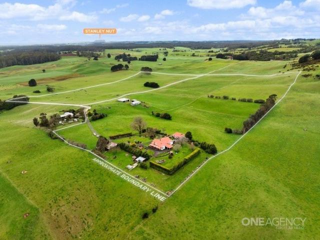 Spacious Family Home With Seperate Unit On Over 65 Acres