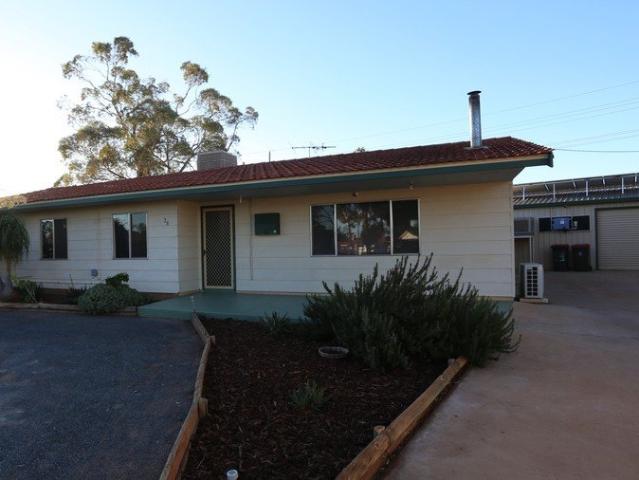 Spacious Family Home with Shed, Solar & Space for the Caravan!