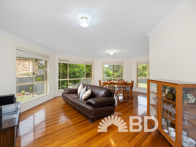 Spacious Family Home with Shed & Parkland Outlook