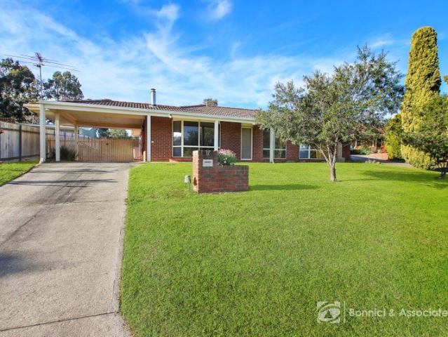 SPACIOUS FAMILY HOME WITH SIDE ACCESS & LARGE SHED IN THURGOONA