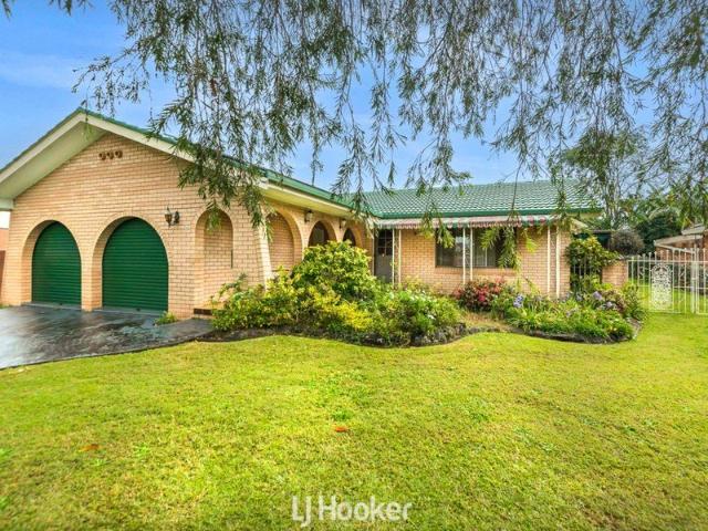 Spacious Family Home with Side Access, Shed plus Caravan Carport