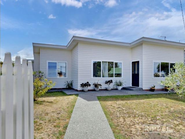 Spacious Family Home with Solar & Huge Backyard