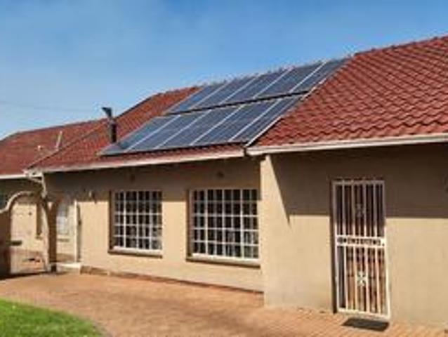 spacious family home with solar powe.