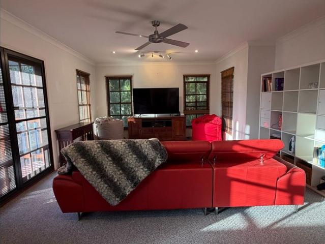 Spacious Family Home with Spa & Expansive Living Areas Furnished