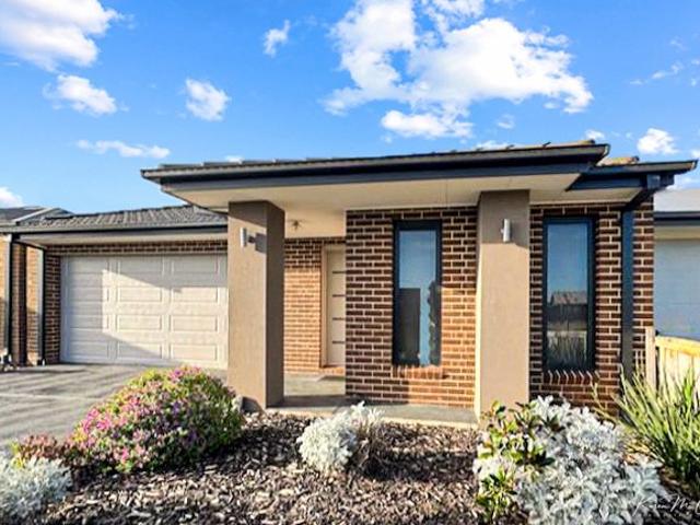 Spacious Family Home with Two Separate Living Zones