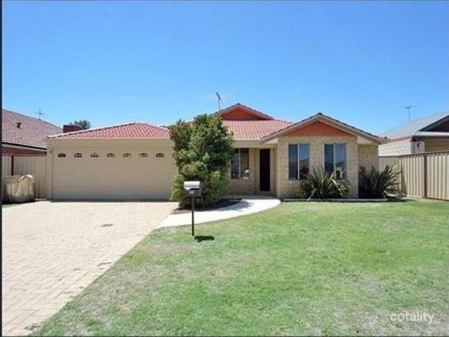 SPACIOUS FAMILY HOME WITH WORKSHOP & POOL!