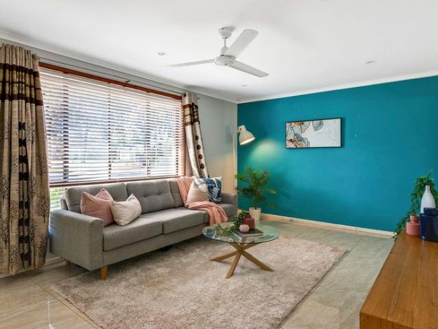 Spacious Family Home with 3 Bedrooms available for Rent in Parafield Gardens
