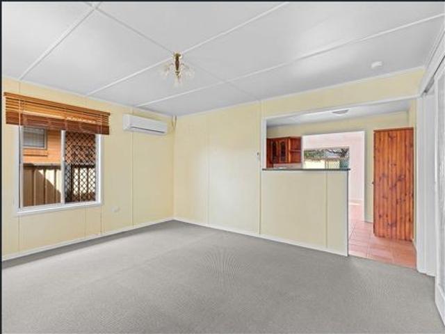 Spacious Family Home with 4 Bay Shed on a Huge Block!