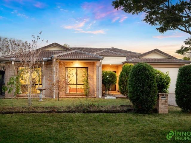 Spacious Family Home With 9 Foot Ceilings, Multiple Living Areas & Abundant PrivacyAll On A 617m2 Block!