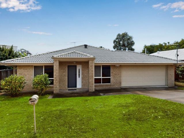 Spacious family home Airconditioned Low maintenance