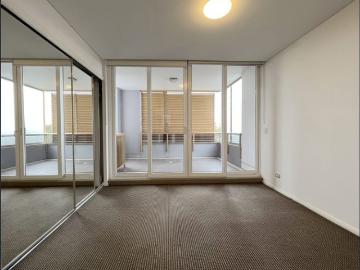Spacious Family Home at the heart of Pymble With Building Facilities