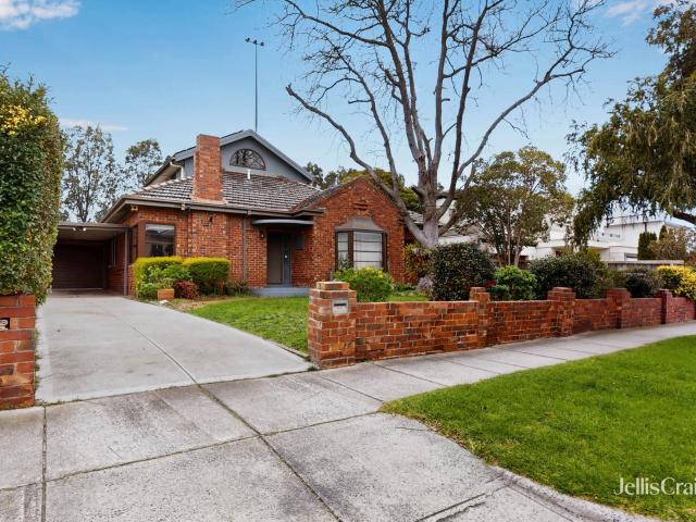 Spacious Family Home Backing onto McKinnon Reserve